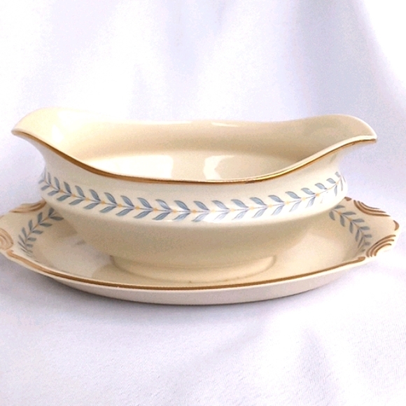 Vtg Old Ivory Gravy Boat - Picture 4 of 7